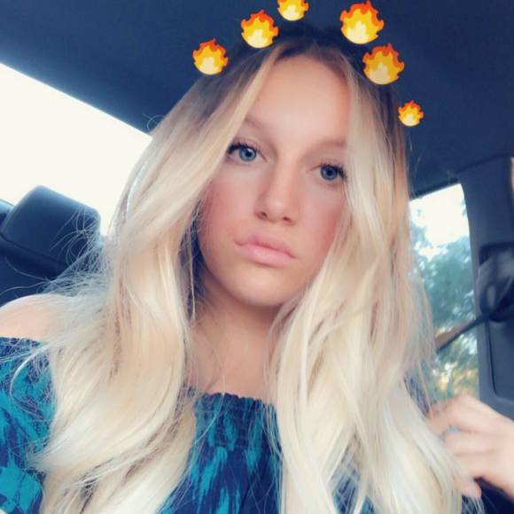 Meet your Posher, Hannah - Picture 1 of 1